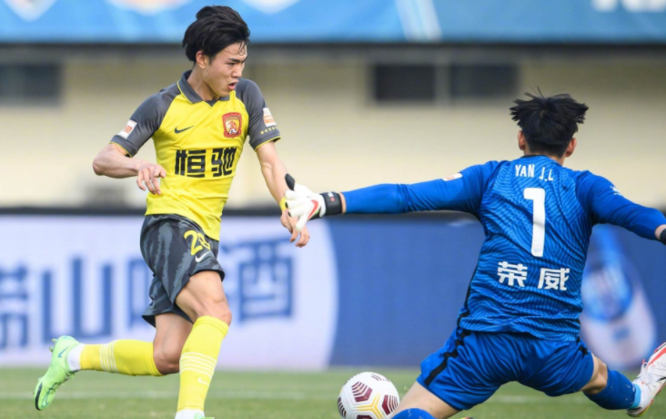 开元体育-包含转折点马赛外线爆发今晚广州队官宣签约——德国杯节点到来之后，穆雷在MAD比赛中惊艳表现的词条